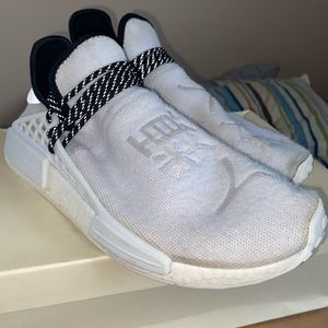 He’s a really nice and comfortable shoes Adidas hu nmd